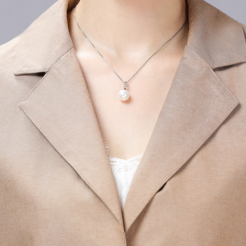 万万没想到，今年流行这样精致时尚女装，奔四奔五的女人穿特洋气