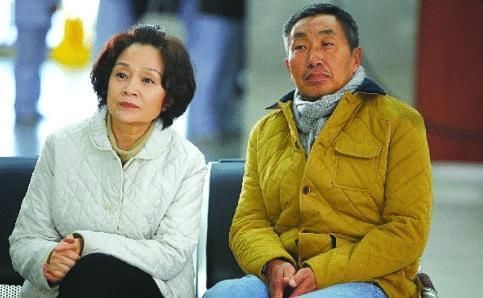  『妻子』他被大家称为老戏骨，与妻子结婚多年不离不弃，现62岁生活幸福