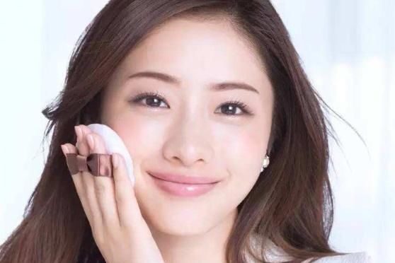 『瑕疵』“瑕疵皮”如何打造无暇妆容?简单3步,让妆容自然干净服帖!