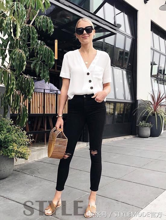 小小纽扣 竟成为夏日风穿搭的点睛之笔？