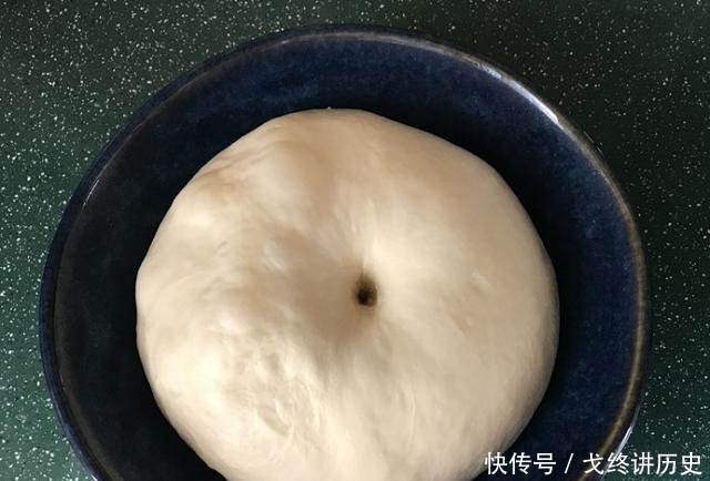 【拉丝】不用揉出手套膜,面包暄软又拉丝,操作简单,小白看一遍也能学会!