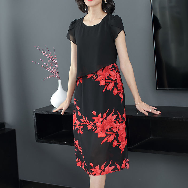 不得不说:头次见到如此美的“秋裙”,提倡34-56岁女人多穿