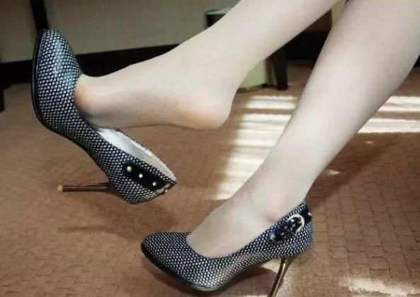 性感的尖头，修饰你的脚型，秀气有女人味
