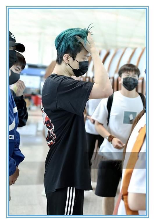 范丞丞疯了吧！这种发色也敢往头上染，网友：幸好你姐是范爷！