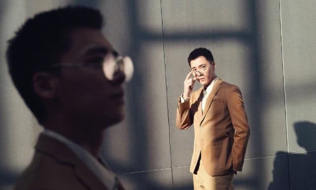  【翻红】李易峰登上《时尚先生》封面，“过气流量”还能翻红吗？