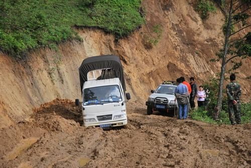 中国最危险的公路之一，27km坠毁1000多辆车，100多人留在这里