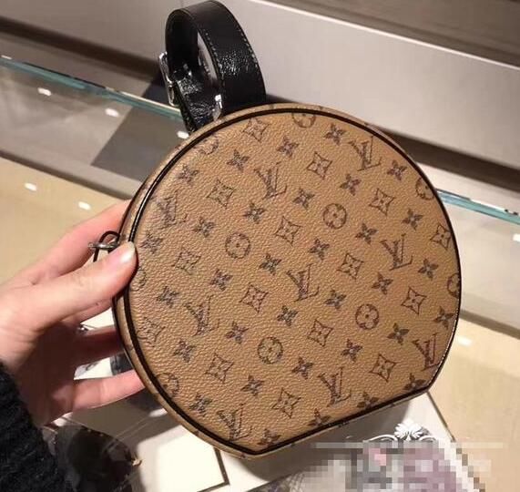 女性穿职业装有哪些注意