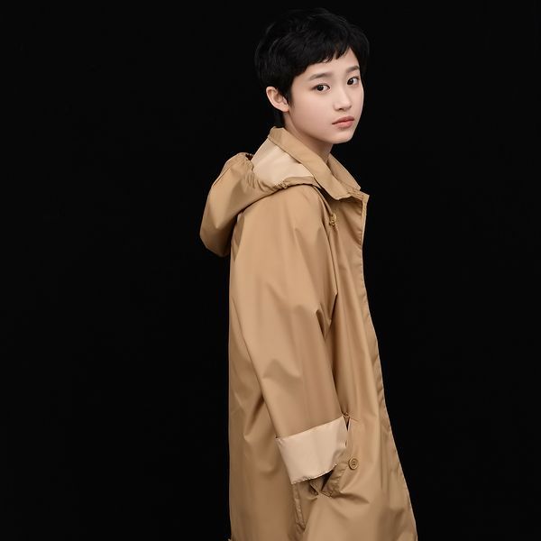 打上时髦小伞,穿上有范儿的雨鞋,雨季也能Pick好心情!