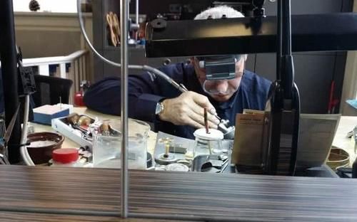 非洲人不明白：为什么我们的钻石又大又便宜，来游玩的人却都不买