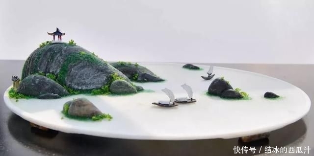 『盘子』用石头盘子来养花,变成小盆景,价值能翻好几倍