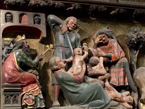 有着800多年的巴黎圣母院遭遇严重火灾，让我们从这些图片里回顾