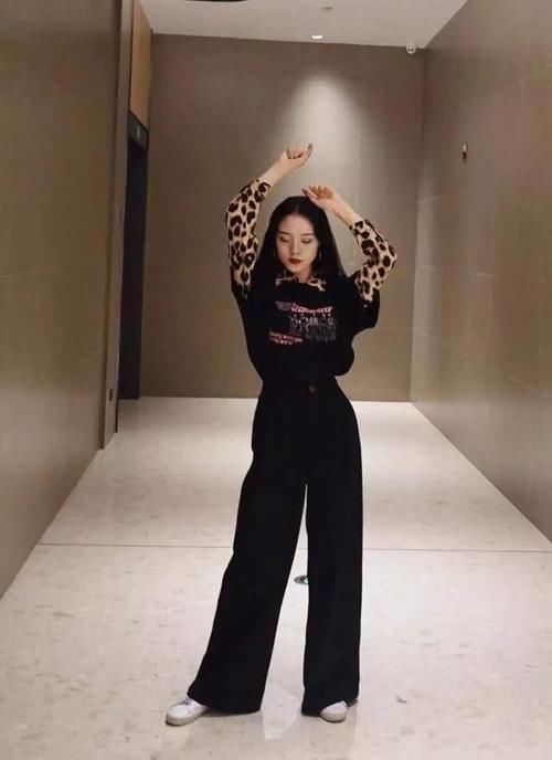 「日常」这3条裤子遮肉又显瘦,比阔腿裤更洋气时髦,还日常百搭!