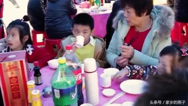 实拍广西百色田阳农村结婚喜宴:正宗田阳菜,特