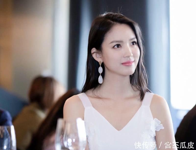 『美女』曾被誉为“中国第一美女”,拒绝豪门嫁给爱情,35岁被宠成小公主