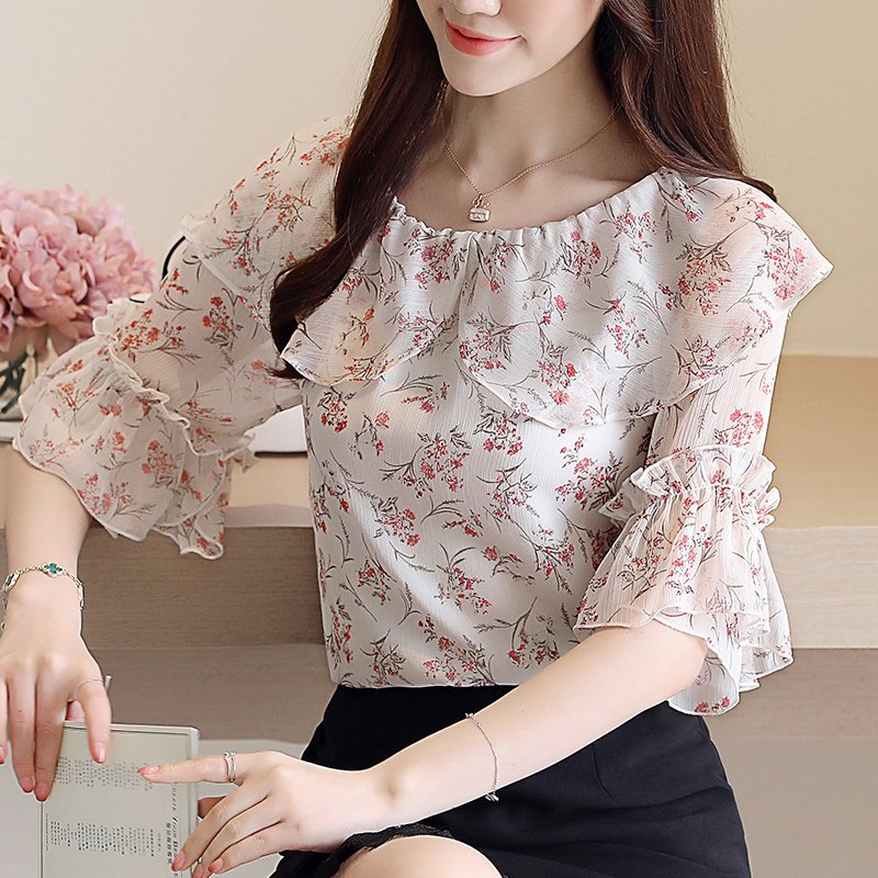 穿这样的新款上衣真好看,显瘦又洋气,清新脱俗美极了