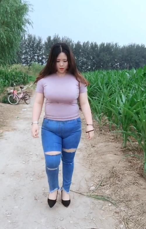 # 感觉#被你穿出紧身裤的感觉，大码牛仔裤