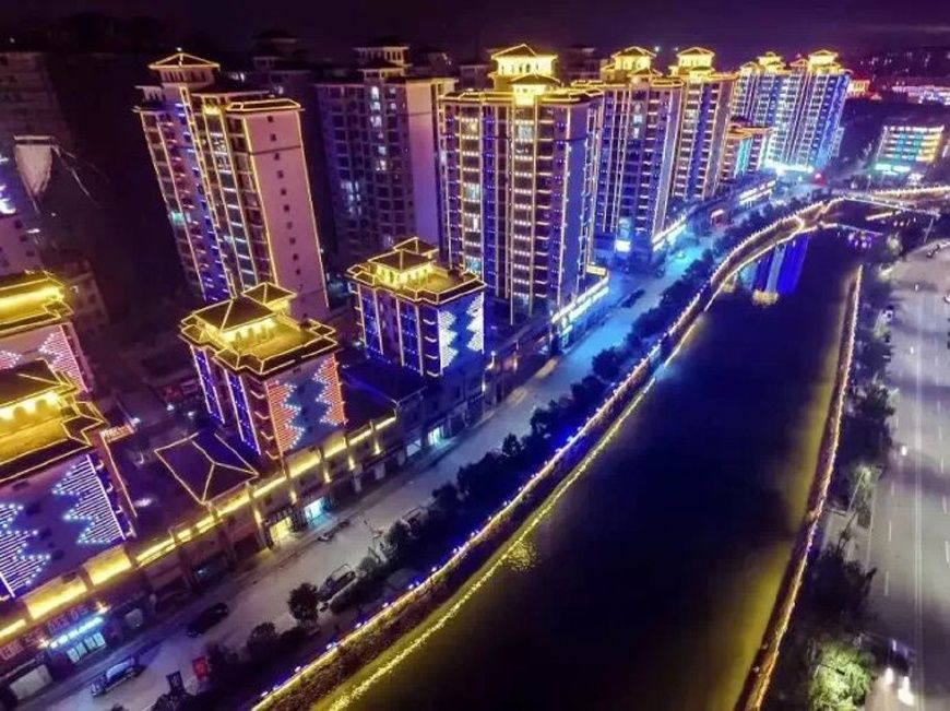 湖南郴州一个县，和广东韶关接壤，拥有莽山景区