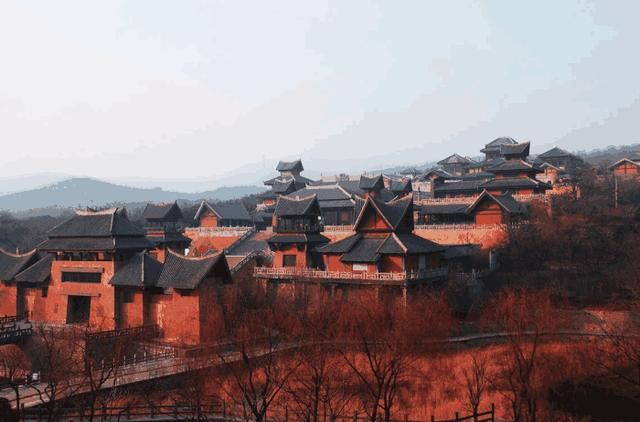 河南2.3亿建成的影视城，曾经门庭如市，如今门票35却成“空城”