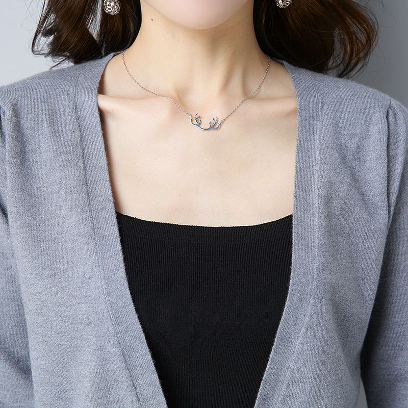 衣服买得多不如买得精,今年最美的毛衣+打底裤,你必须要穿