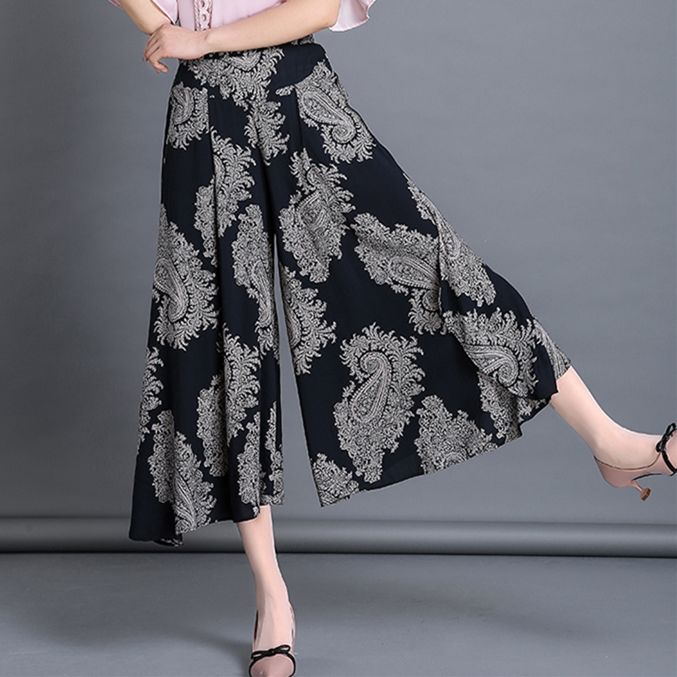 老妈54秋天偏不穿妈妈装，想不到这么穿更加靓丽显年轻呢