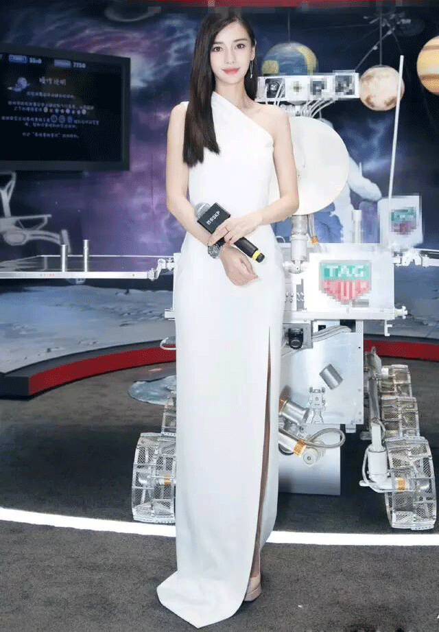 女明星穿小黑裙，杨颖骨感，江疏影性感，赵丽颖越胖越有型!