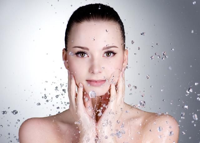 一天中敷面膜的最佳时间是什么时候？正确答案皮肤科医生告诉你！