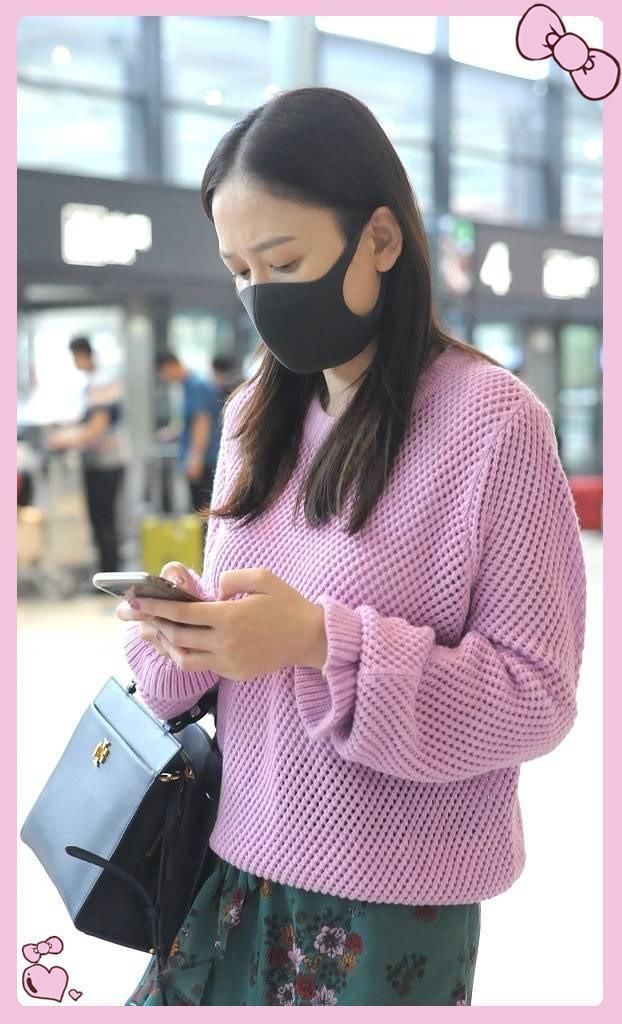 陈乔恩厉害!39岁穿粉色毛衣撞上26岁周冬雨都没输,冻龄就服你!