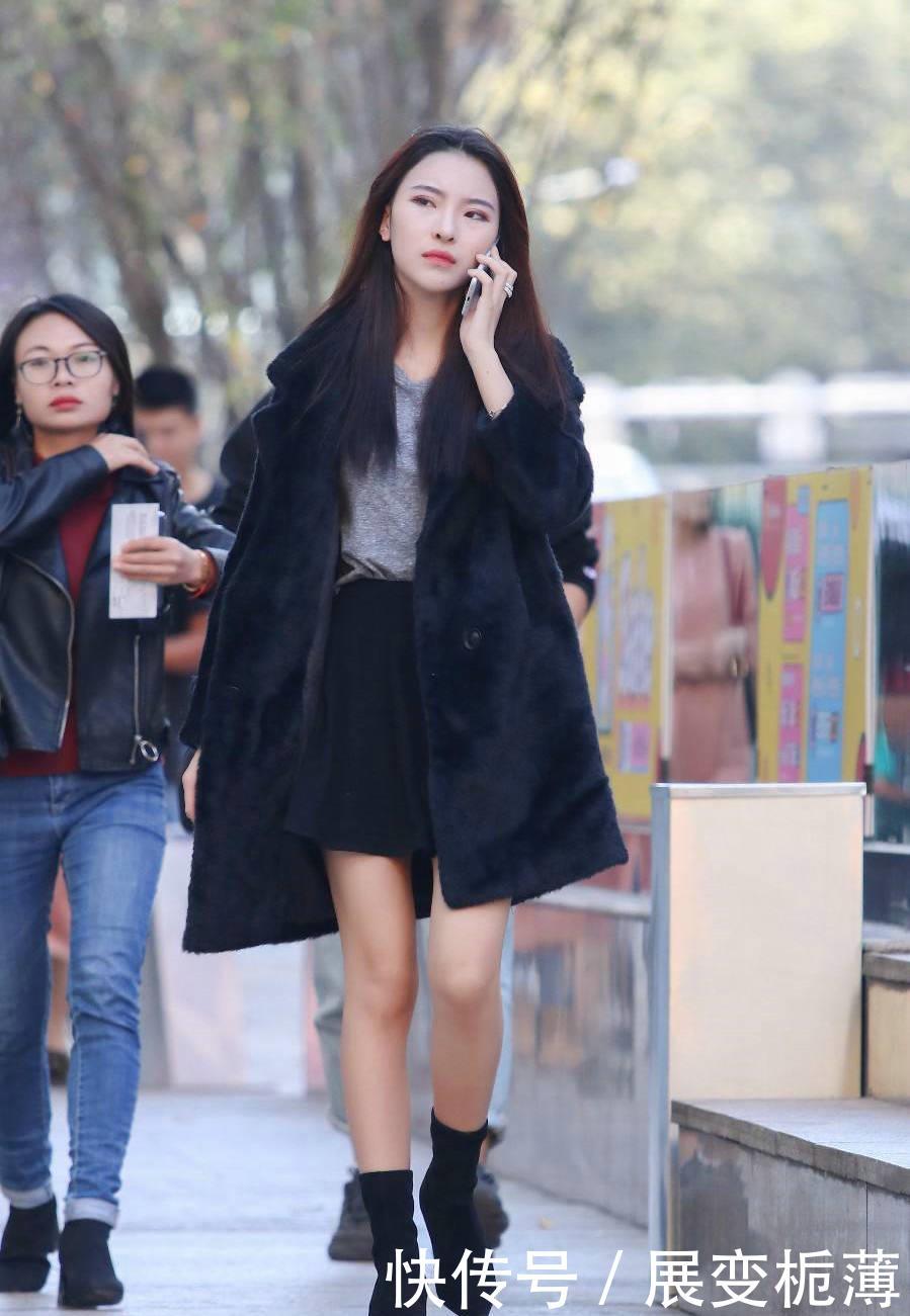 『气质』美女肤色超级得好,一款十分个性的露肩裙子很别具特色