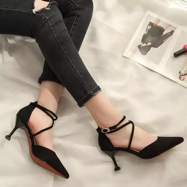 高跟鞋是女性出席各个重要场合的利器