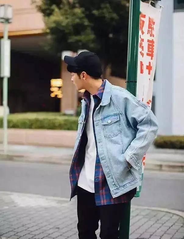  「不合身」20岁+男人春天穿搭指南：远离不合身、鲜艳、款式老旧