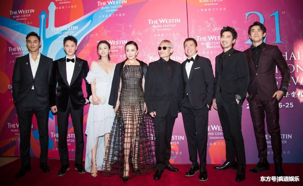 透视裙打扮性感，吕佳容与张钧宁穿搭似村姑，最厉害的是刘嘉玲!