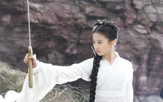 树倒猢狲散，黄晓明和他片酬8000万的妻子Angelababy摊上事了