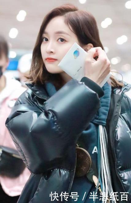  「时尚感」当吴宣仪与刘雯，同穿一件衣服，才知女星与超模之间的区别！