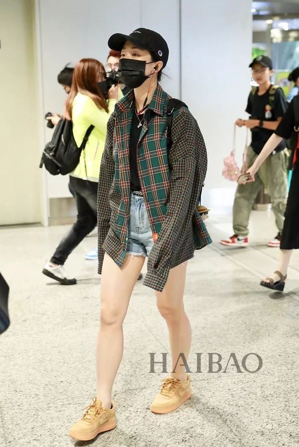 晴格格王艳让人不敢认!杨烁老婆原来是她…【海报街拍】