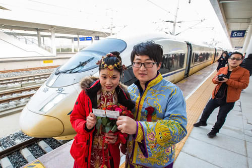  「女硕士」农村小伙乘坐高铁，30元娶回家漂亮女硕士