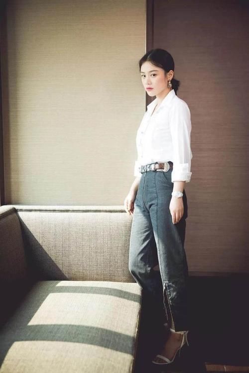  『博主』真正的高级色不是黑色或红色，看三木博主诠释白色，才是高级所在