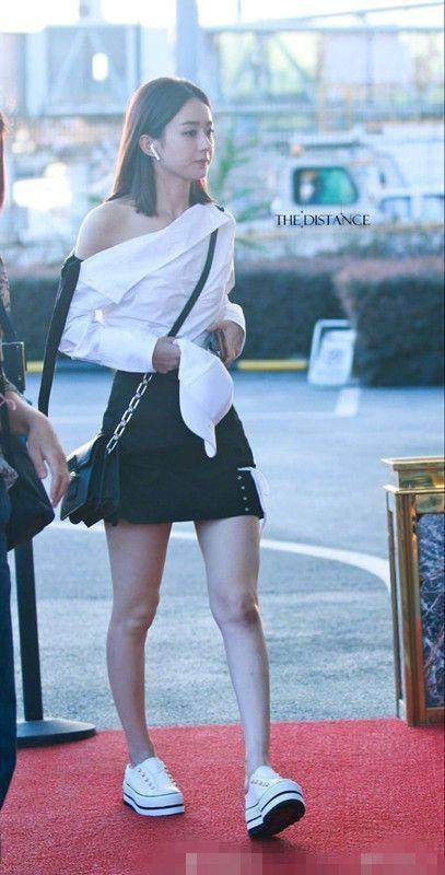 范冰冰太狠了! 穿的是长衣没能遮住下面 网友: 这样的尺寸太放肆