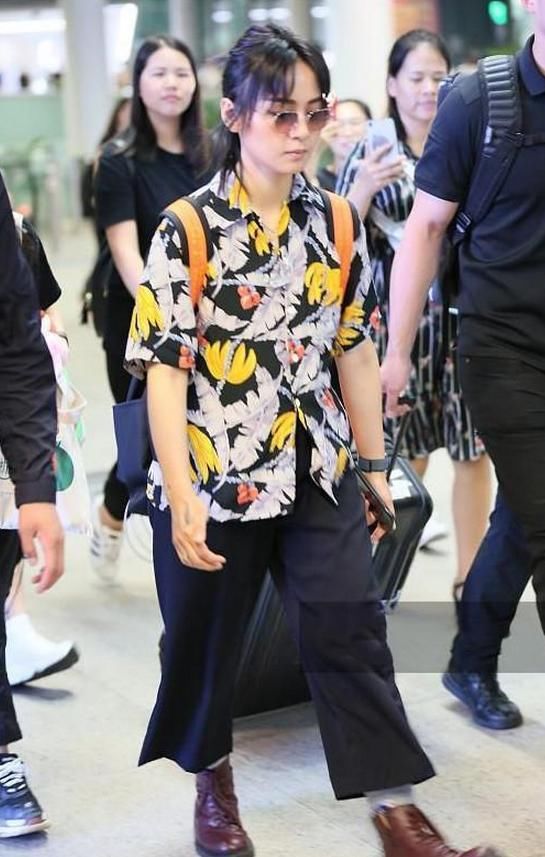 周笔畅被打回原型，不修图颜值真是没法看!