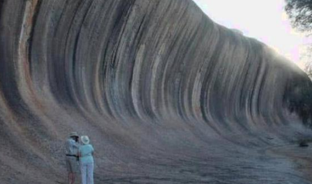 世界上最坚硬的“海浪”,静止在那里上亿年,游客:好壮观