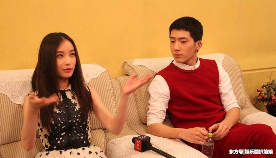 唐嫣罗晋感情危机?为何手扶大肚出境解释，网友:婚期指日可待!