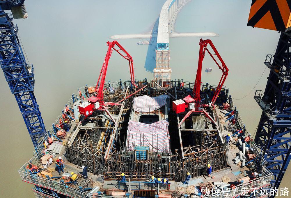  [鸟巢]中国再建世界奇迹工程，首座公铁两用斜拉桥，规模堪比12