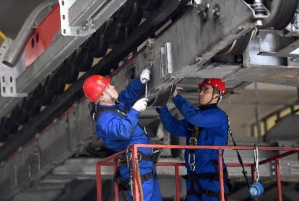 绝壁上的“天路医生”