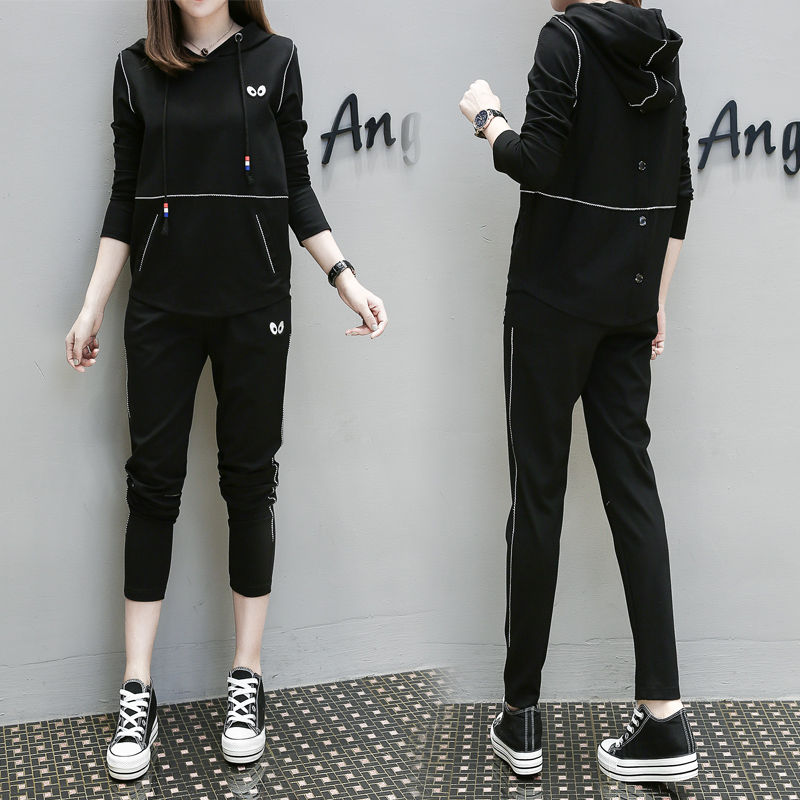 女人再懒，也别穿打底裤出门!秋天流行这样的休闲装，优雅又大方