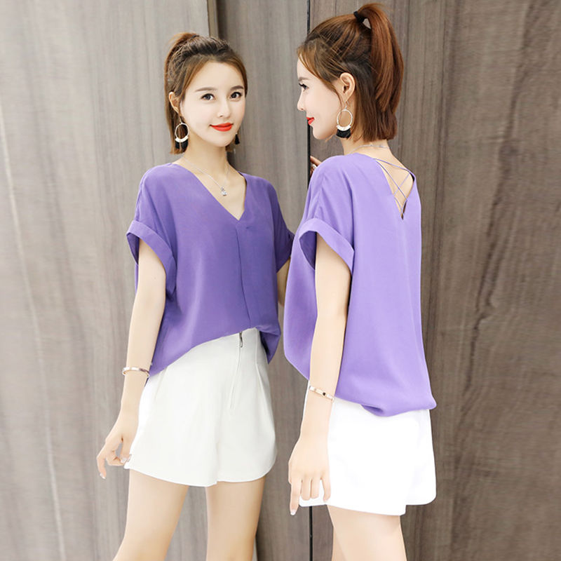 还别说，矮个子唯有穿这样的套装，不穿带跟的鞋子都贼显高，巨美