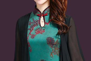 老婆今年45,穿我送的这“改良旗袍”惊艳了整个小区,真心美