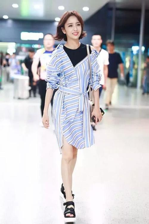 同样是88斤的佟丽娅与周冬雨,同穿粉色吊带裙,差距为何如此之大