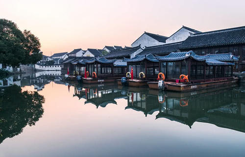 我国一个夜生活很丰富的大都市：人口超千万却没机场！你知道吗？