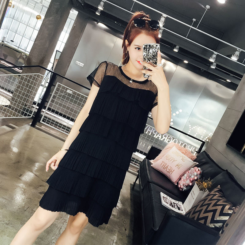 名媛裙暴击时尚，清爽携手高街风尚，轻轻松松吸睛街头