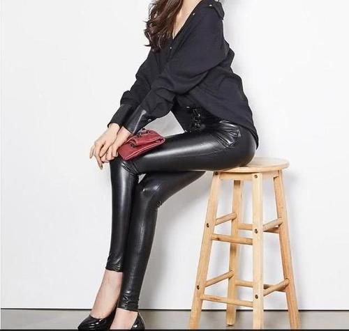 男人拒绝不了穿皮裤的女人