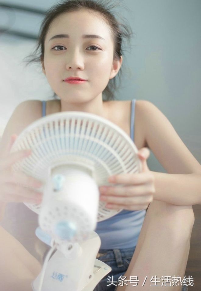 阳光气质美女，是炎热夏季里的一道亮丽风景，天使之美不容错过